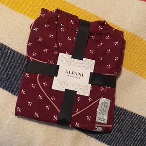 ALFANI short sleeve shirt and shorts pyjama set, Size M
